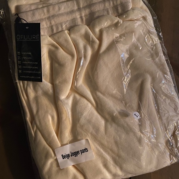 Ofuure jogger set with cropped sweatshirt and jogger - Picture 6 of 6